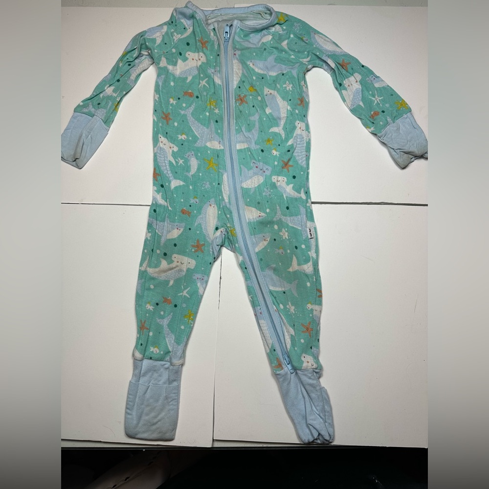 LITTLE SLEEPIES Shark Soirée